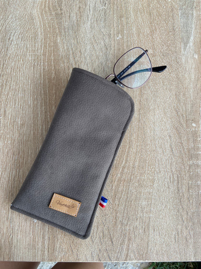 L'etui de Lunettes